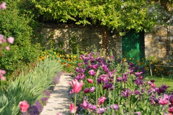 giverny-green-door